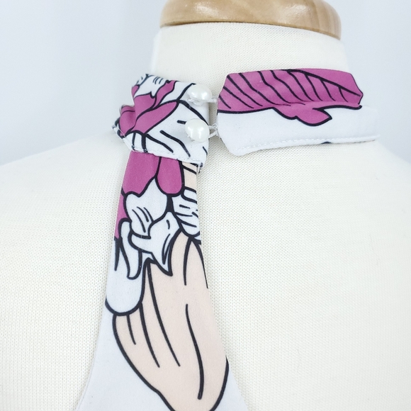 Yoins White Floral Sleeveless Romper Playsuit 4 - Picture 5 of 8